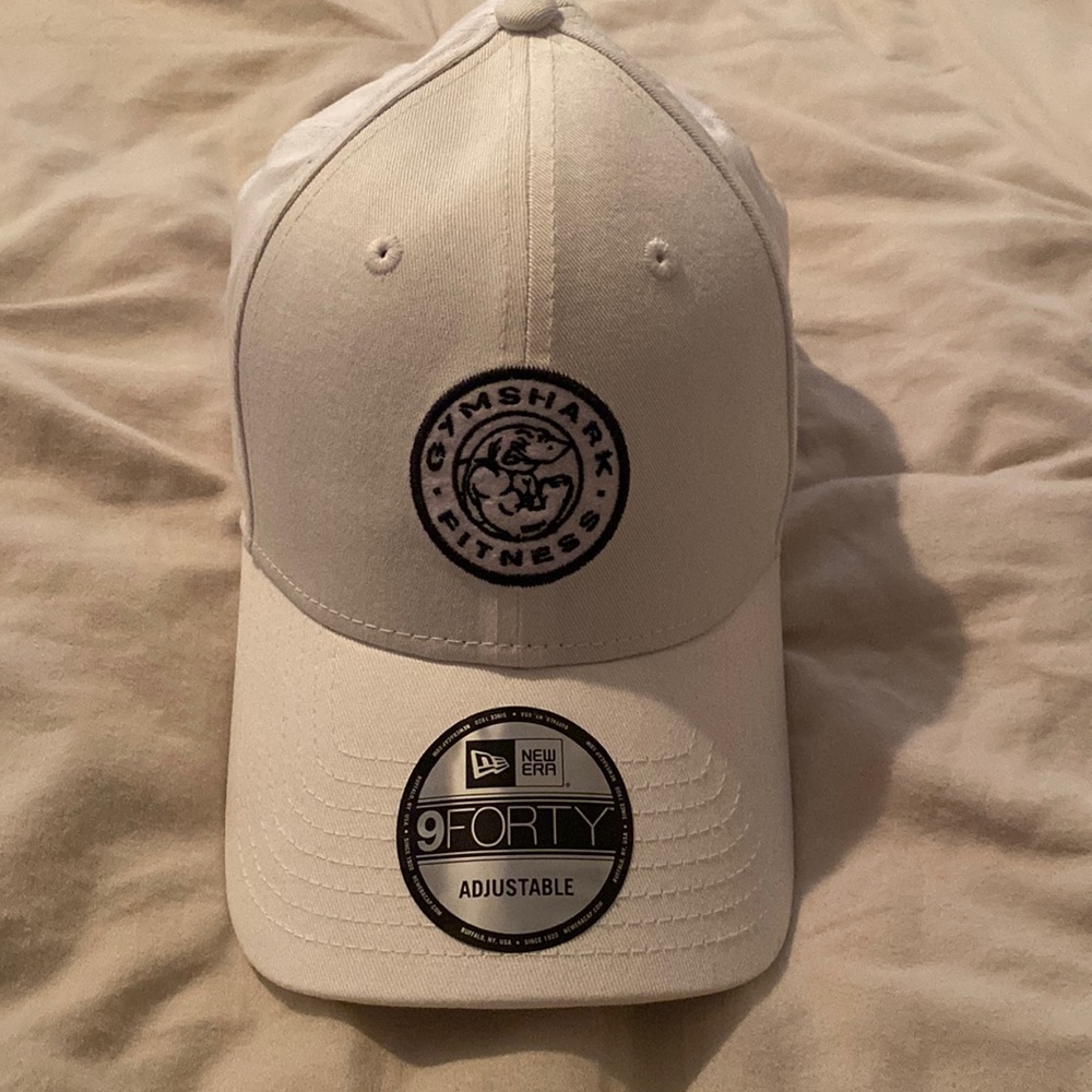 White gymshark hat